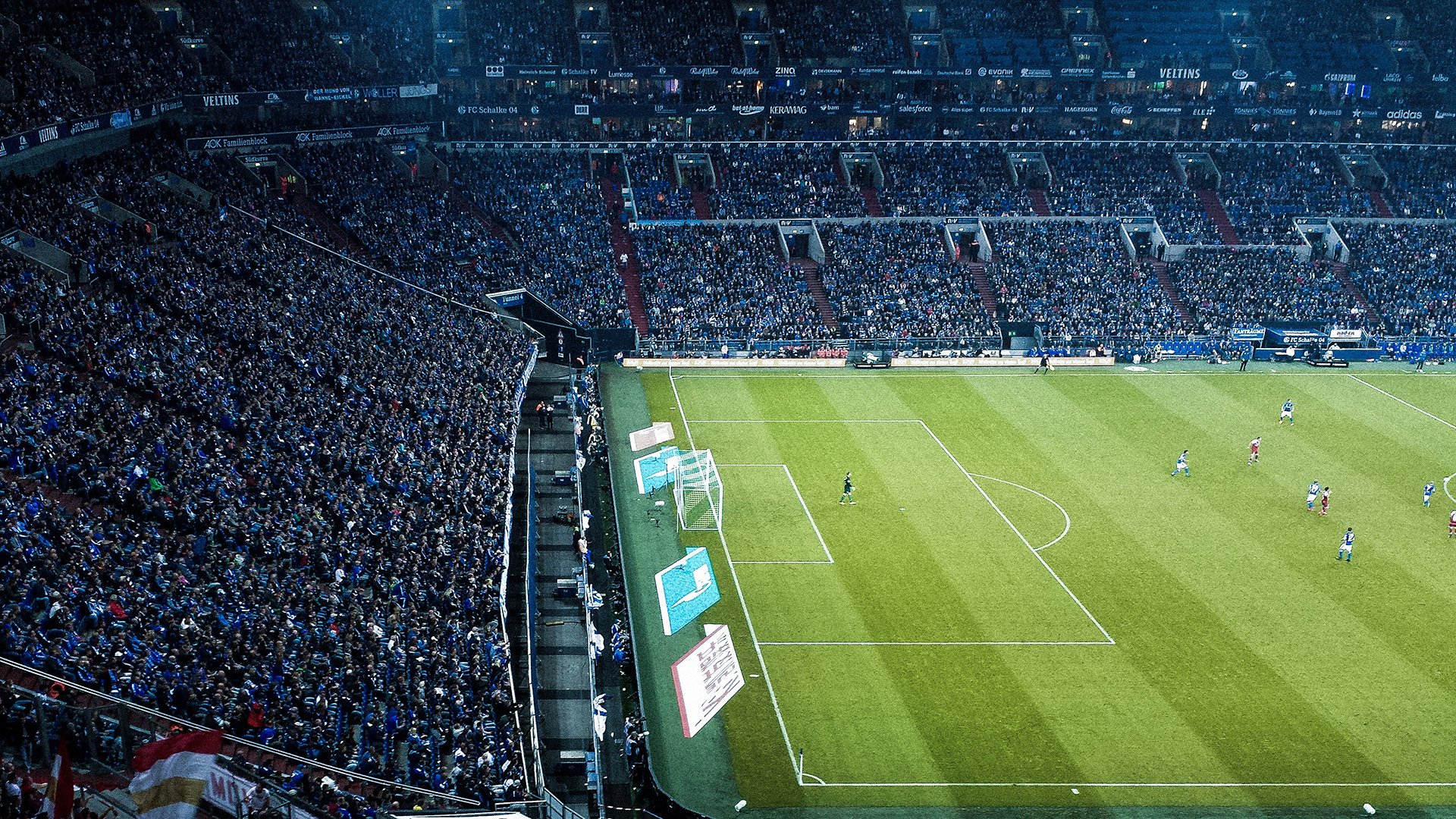 绝境中的引擎轰鸣，拉塞尔高光表现引领迈凯伦奇迹翻盘索伯